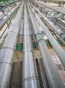 Petro和化工廠 夜間現場工業植物管子活力工廠生產管道力量煉油廠車站